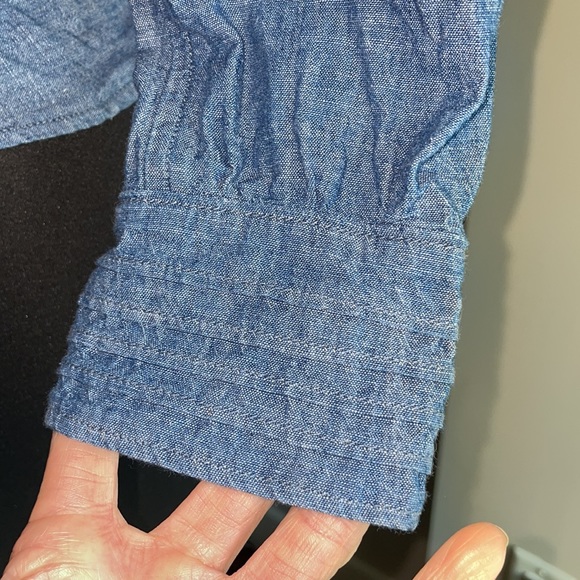 STUNNING Citizens of Humanity Chambray Blouse - Picture 3 of 8